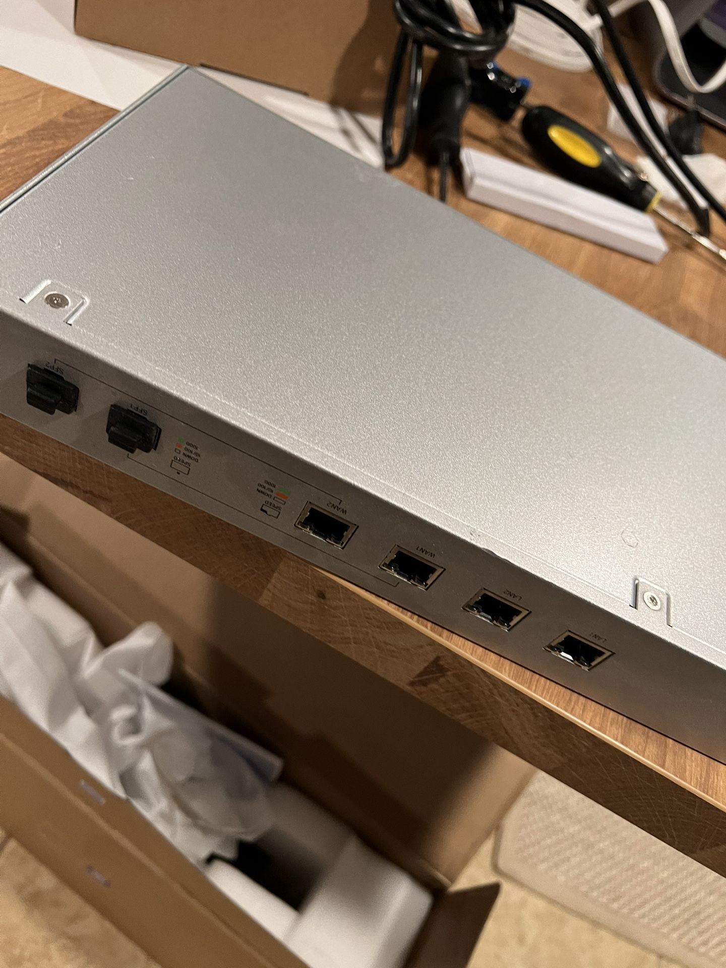 Ubiquiti USG-PRO-4 Router
