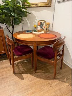 John Stuart dining table 2 chairs