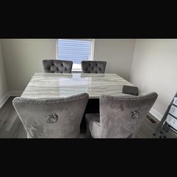 Nice Square Table With 4 Chairs 