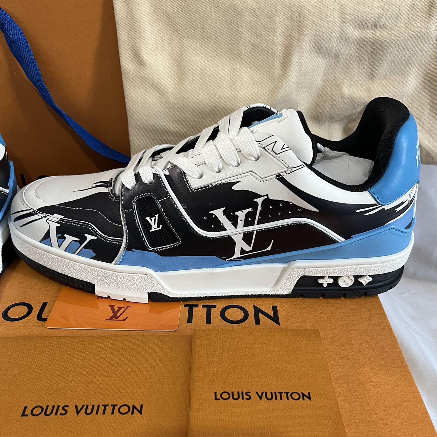 Brand New Authentic Louis Vuitton Trainer #54 Graphic Print Blue/White  Sneakers (Euro 44/Men's 10-11) for Sale in Valley Stream, NY - OfferUp