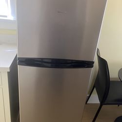 Medium size refrigerator
