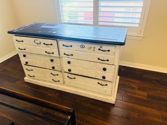 Free chest of drawers