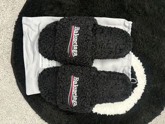 Balenciga fur slides🔥