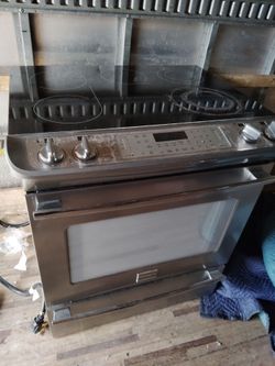 Electric glass top stove