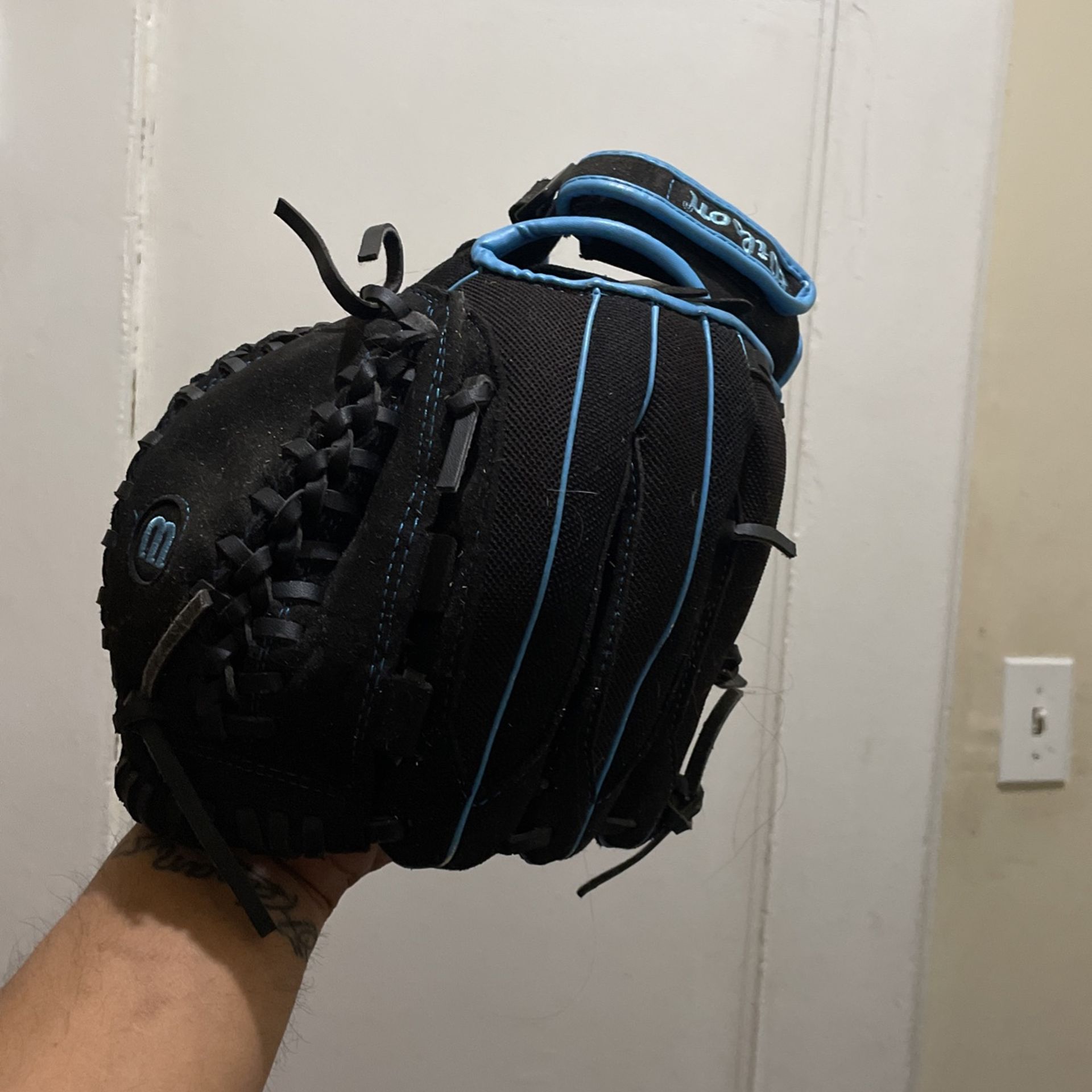 Wilson Fast Pitch Baseball  Glove 