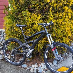 GT FURY DOWNHILL BIKE, MTB, MOUNTAIN BIKE
