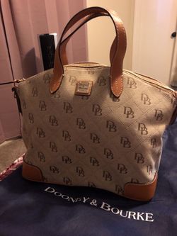 Dooney & Bourke bag