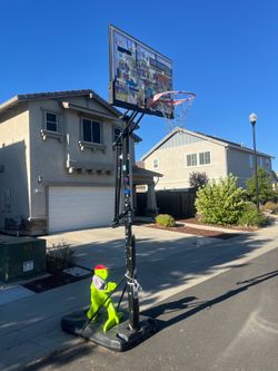 Basketball hoop
