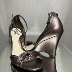 Women’s heels- bebe, INC, carlos santana size 7
