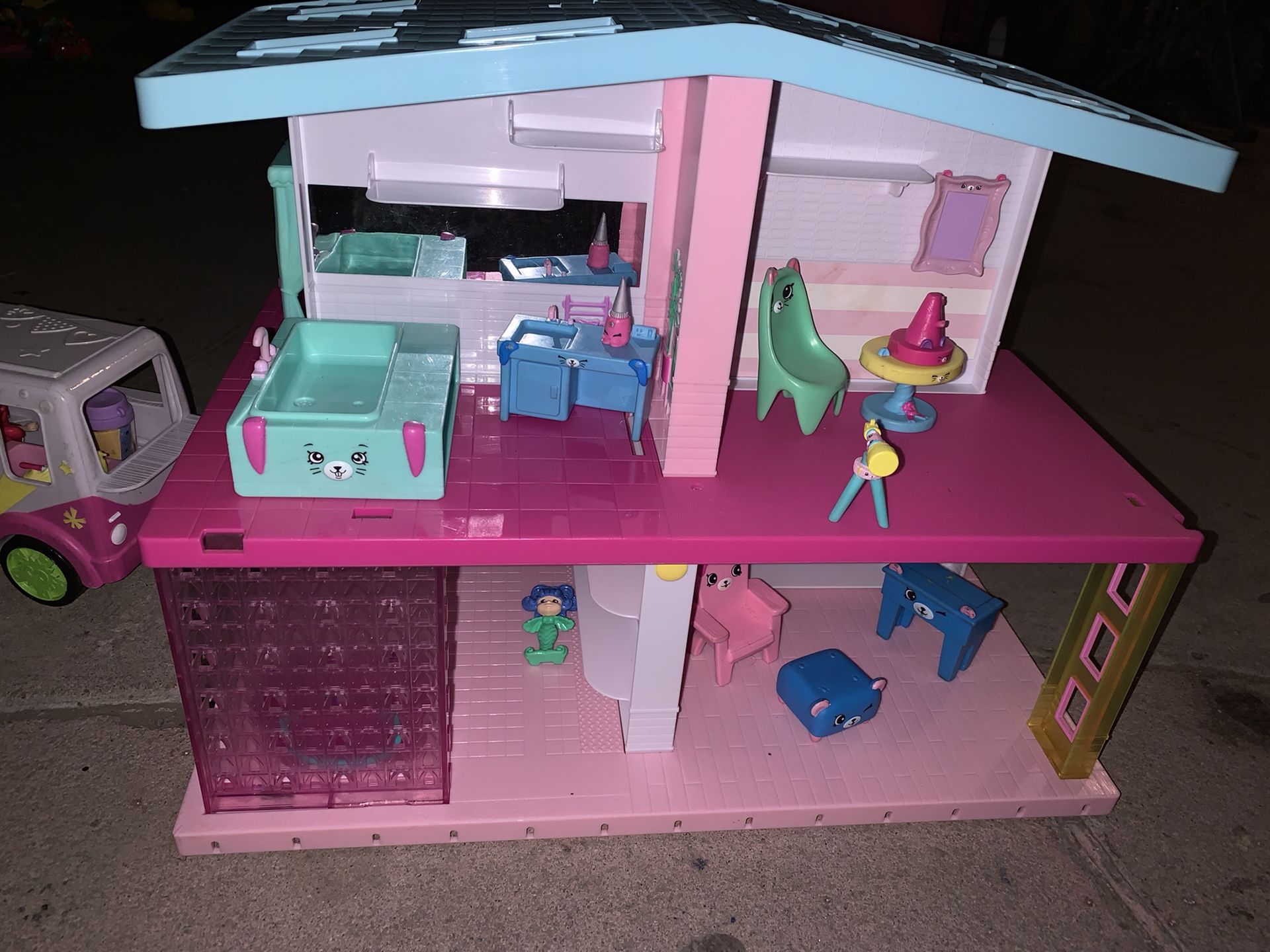 Casita y carro de shopkins