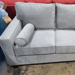 Brand New! High end Loveseat 😍/ Take It home with Only $39down/ Hablamos Español Y Ofrecemos Financiamiento 🙋🏻‍♂️ 