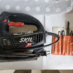 Skil Jig Saw With Blades.