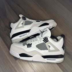 Jordan 4 Military Black 