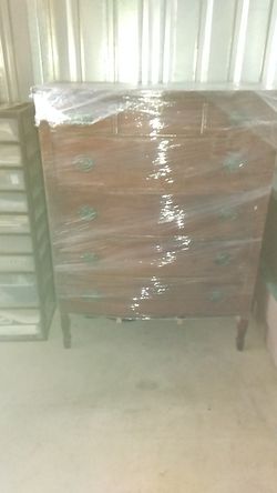 Solid wood dresser $70 *ANTIQUE