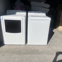 Kenmore Elite Washer & Dryer ( Gas ) 