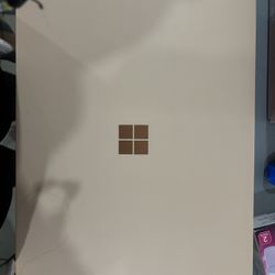 Microsoft Surface Laptop (13.8)