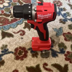 Milwaukee M18 18V Lithium-Ion Brushless Cordless 1/2 in. Compact Drill/Driver (Tool-Only)New/Nuevo 