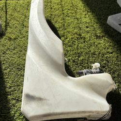 Nissan Frontier, Xterra, Pathfinder Windshield Washer Fluid Reservoir 