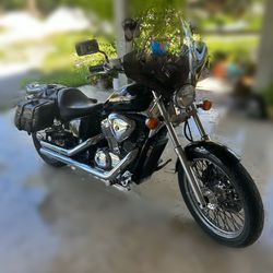 2004 Honda Shadow VLX Motorcycle