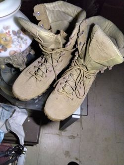 Mens boots