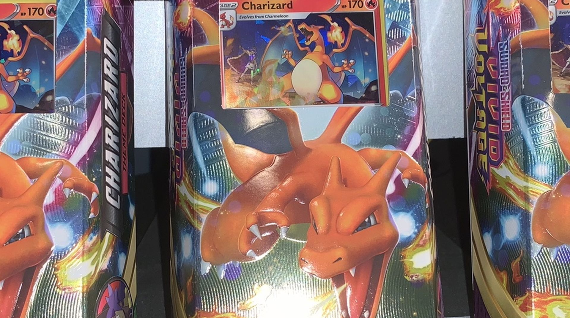 Sword & Shield Vivid Voltage Charizard Pokémon