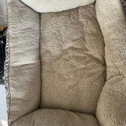 Pet Bed For A Medium Size Cat Or Dog 