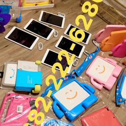  $100 iPad Air 32gb  Tablet Case Y Charger Included  Tableta Cargadores Y Protectores Included 