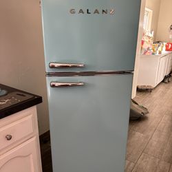 Galanz Refrigerator 
