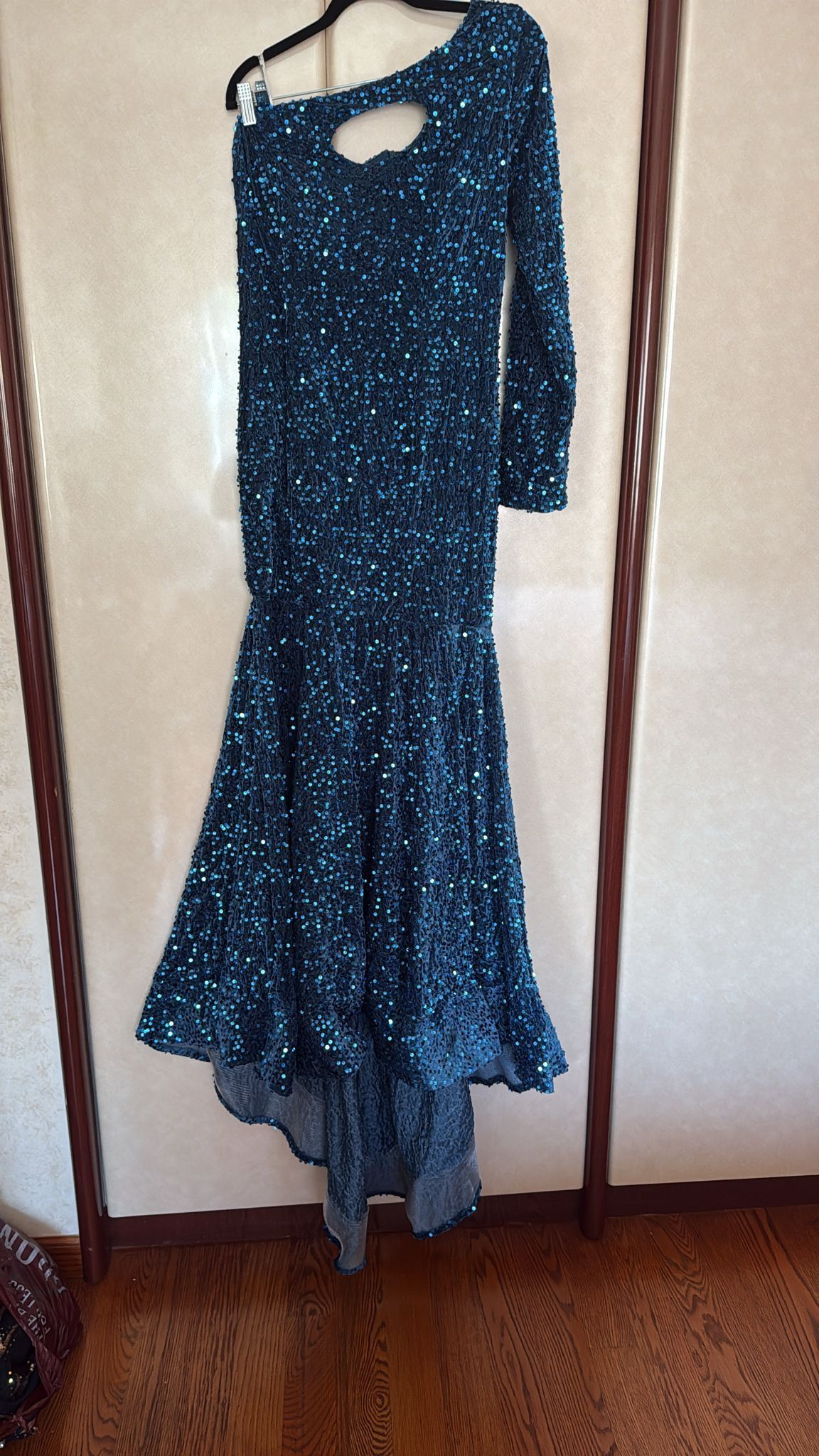 SOLODISH Women's Long Sleeve Sparkly Sequin Prom Dresses Long Corset Mermaid Formal Evening Gown.