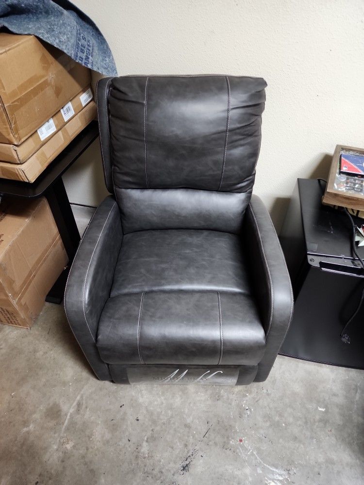 Pair Of Recliners 