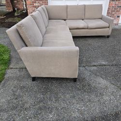 Le Industries High End Sectional 