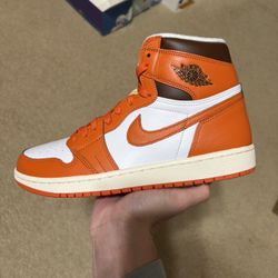 Size 11.5W / 10M - Air Jordan 1 Retro High OG Starfish Orange
