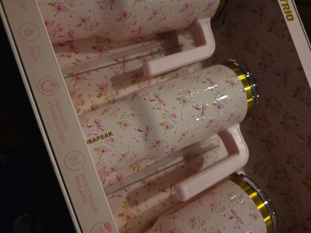 32oz Hydrapeak Cup Pink Bows And Roses