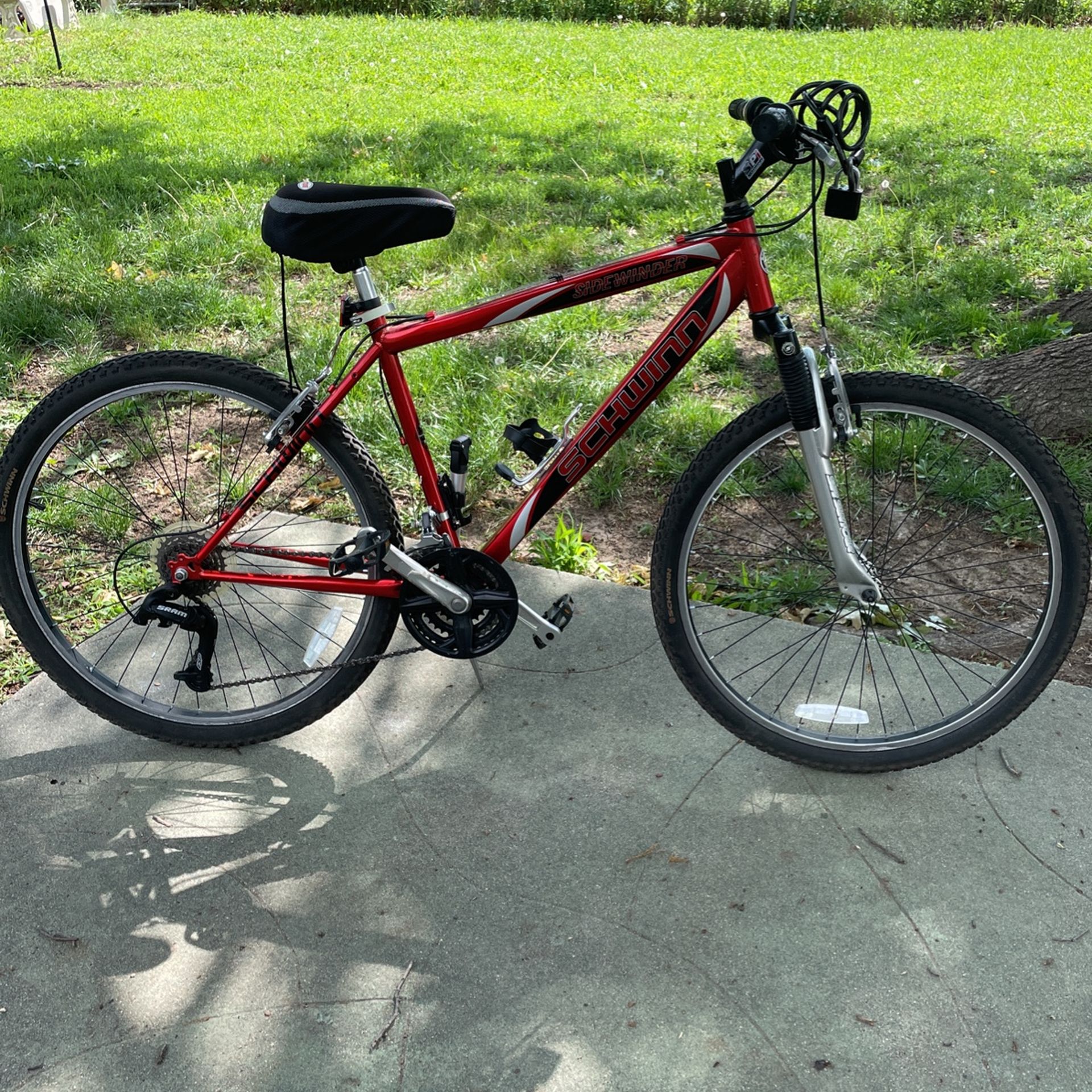 Mens Schwinns  26 Inch Sidewinder Mountain Bike Mint Shape Like New 16mm 140.00 Obo