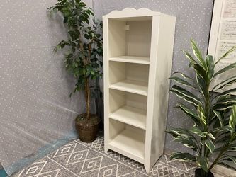IKEA Hensvik White 4 Shelf Bookcase with Scalloped Border