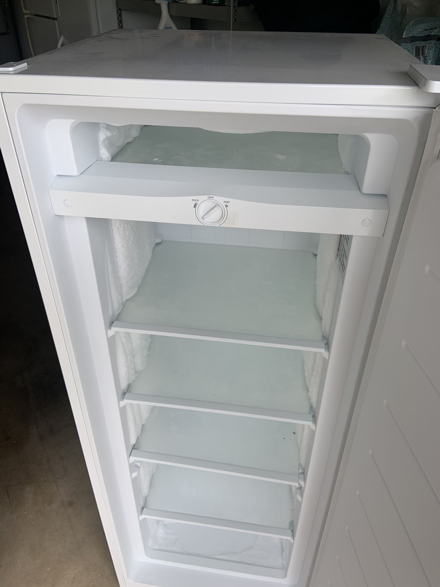 Insignia 7 Cubic Ft. freezer 1 year Old Brand new condition,