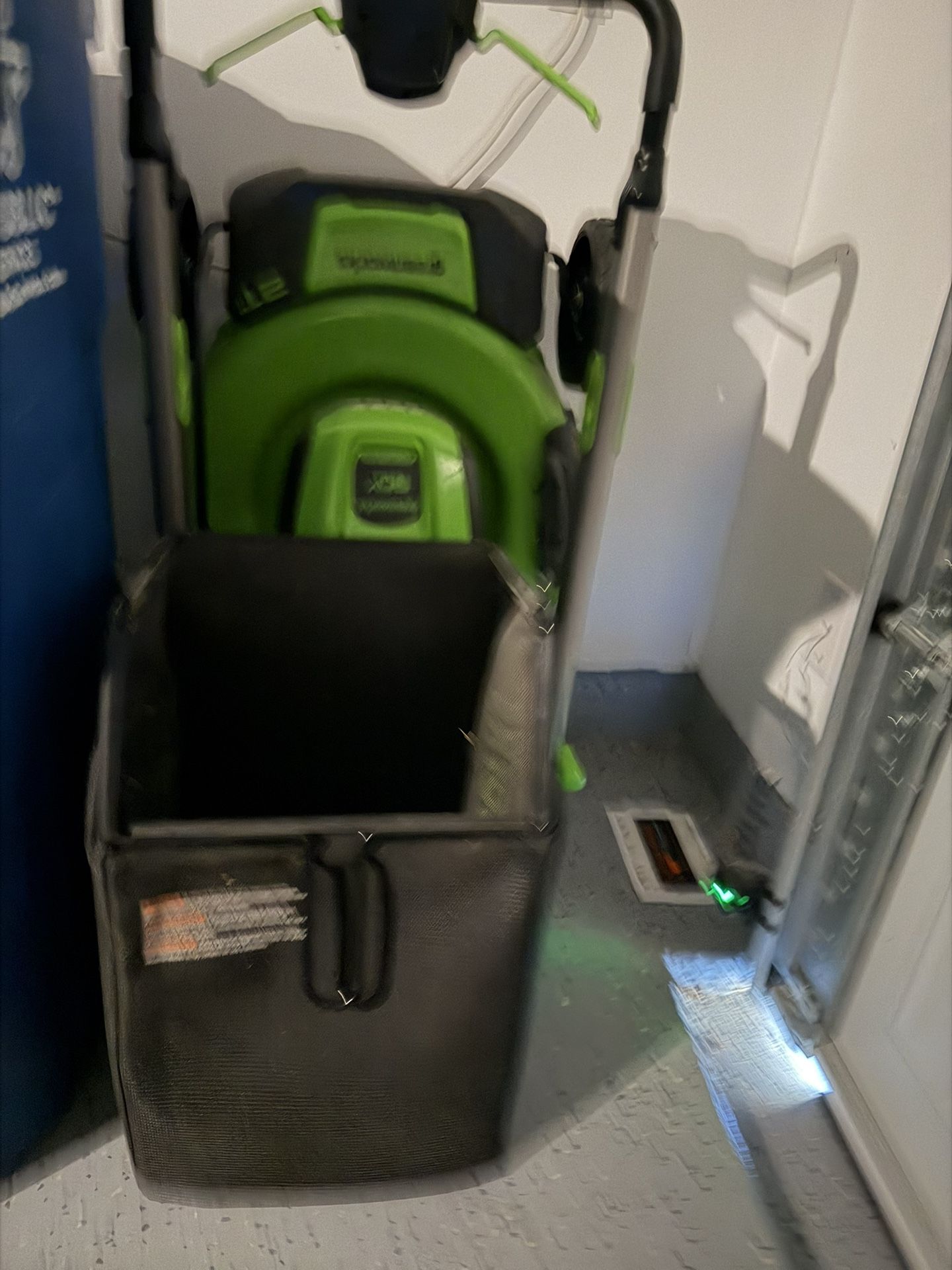 Grass Mover, Trimmer, Blower Set