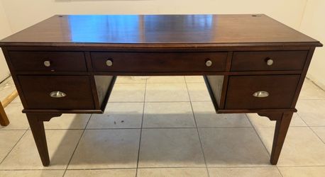 Solid Wood Office Desk – $100 Pick Up ASAP