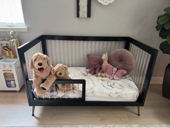 Delta (Sloan) 4-in-1 Crib