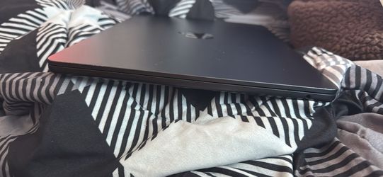 MacBook Air M2 2022 13-inch 8GB