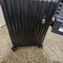 New Black Carry-On Suitcase with USB Port – Hard Shell