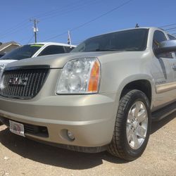 2009 GMC YUKON!!! Financiado En Casa!!