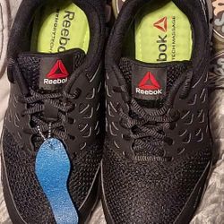 NWT Reebok Sz. 7.5