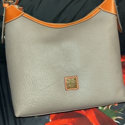 Brand New Dooney & Bourke Pebble Grain Hobo Sac