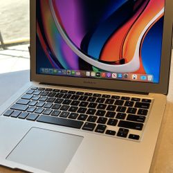 Apple MacBook Air 13” I5/8GB/256GB SSD $200
