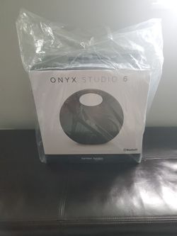 Harman Kardon - Onyx Studio 6 Portable Bluetooth Speaker - Black

