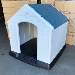 New In Box $130 Waterproof Plastic Dog House for X-Large size pet Indoor Outdoor Cage Kennel 42x42x45 inches 