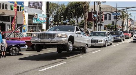 Lowrider Hood tour