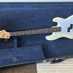 Squier Precision Bass electric guitar Fender