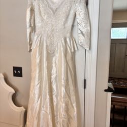 Retro/Vintage 1980's Ivory Wedding Dress Size 4